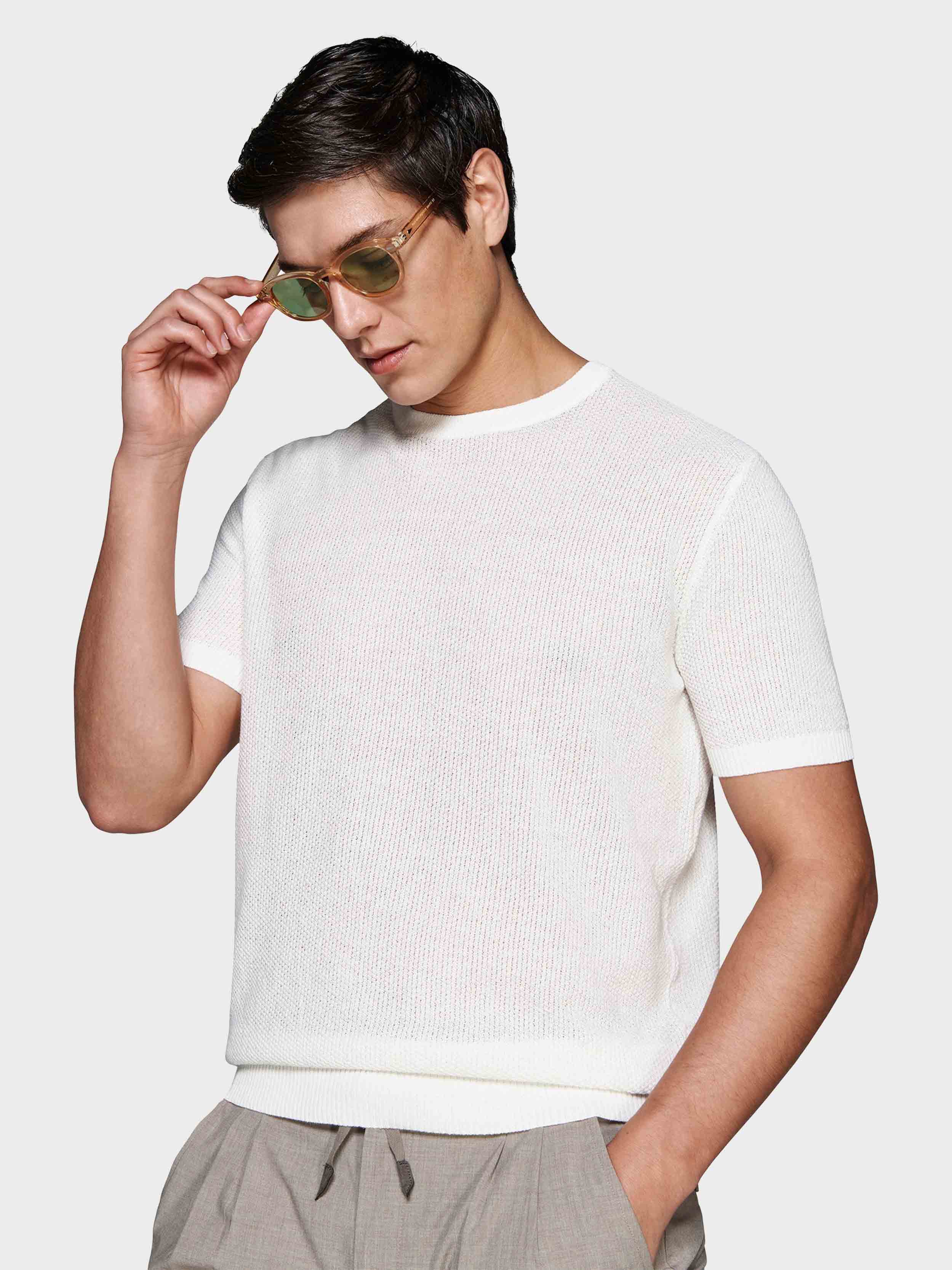 #color_Off White