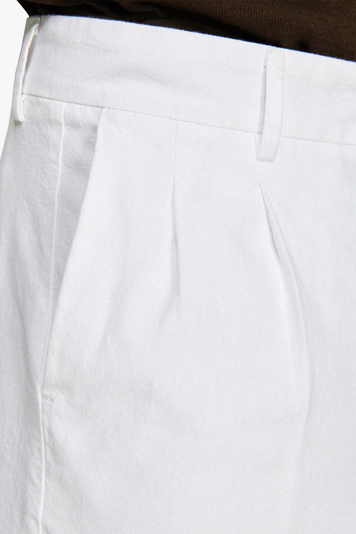 #color_White