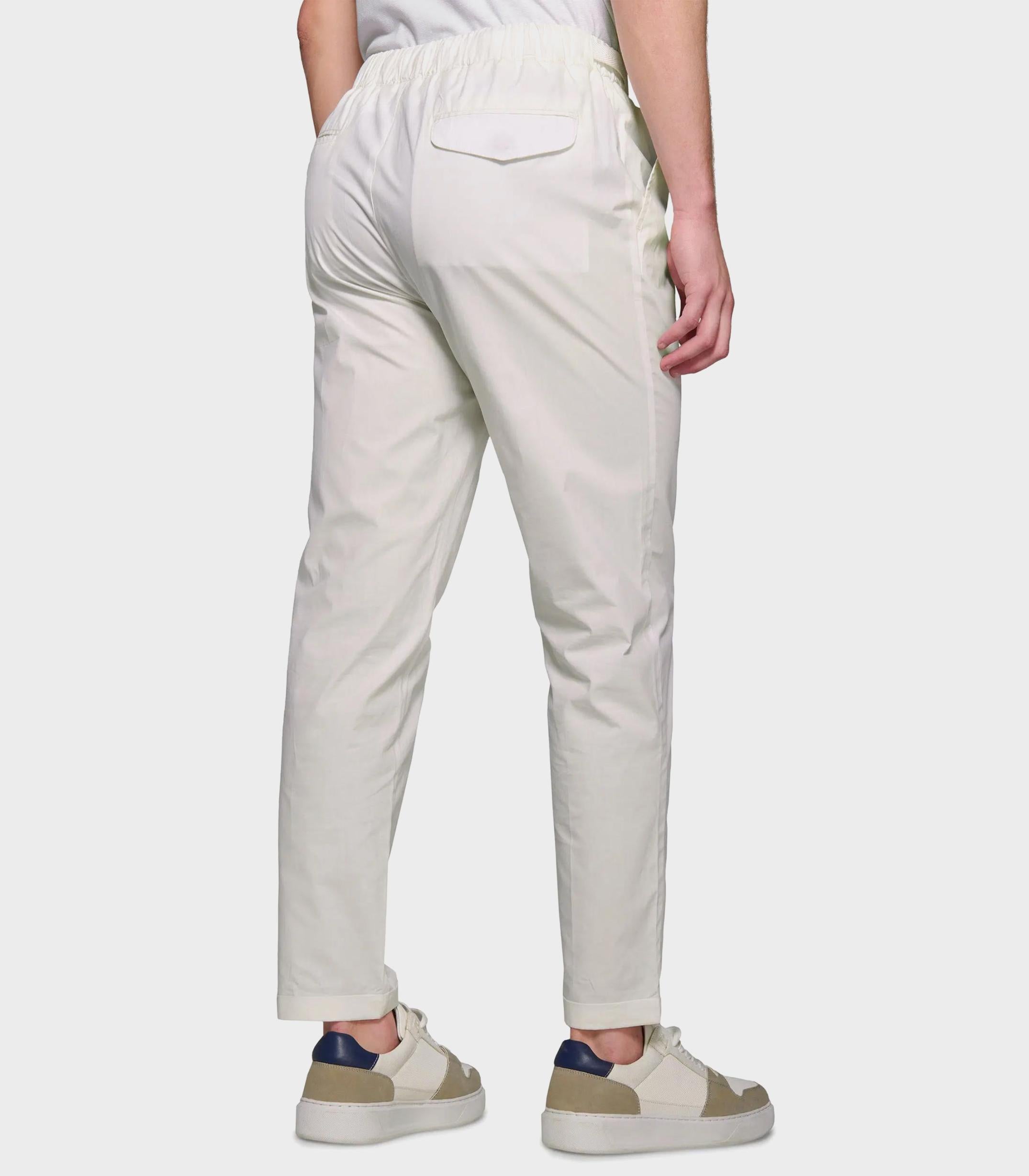 #color_Off White