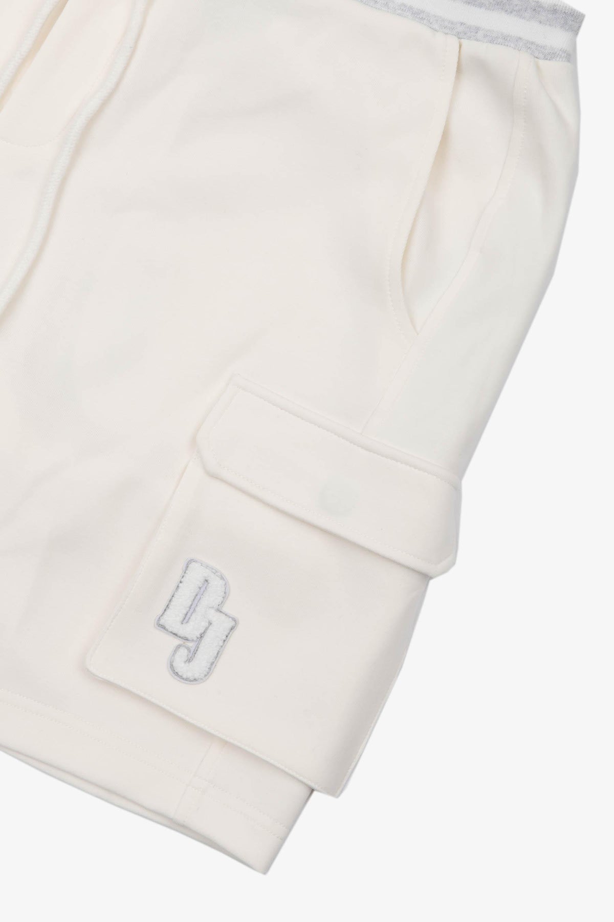 #color_Off White