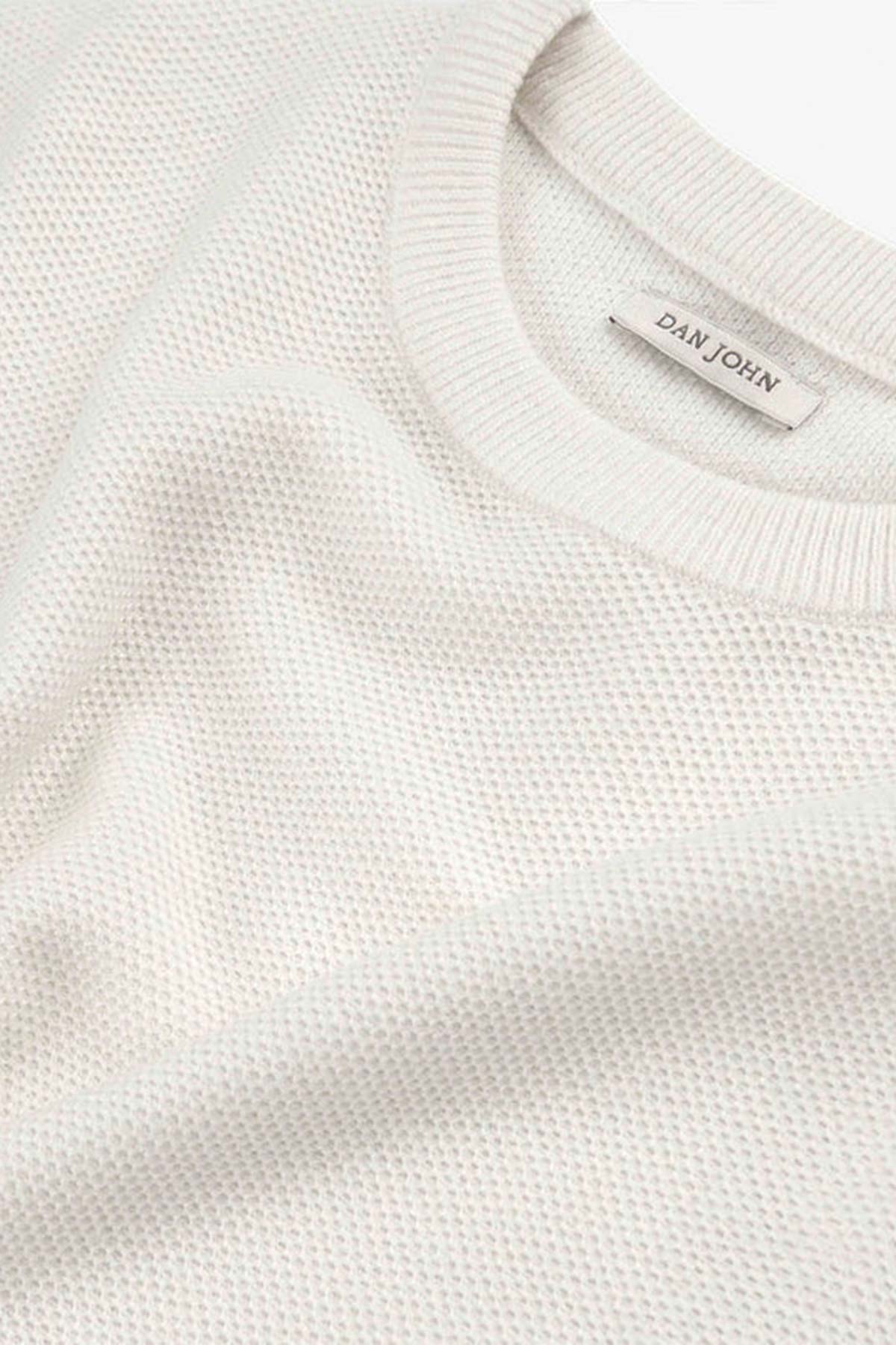 #color_Off White