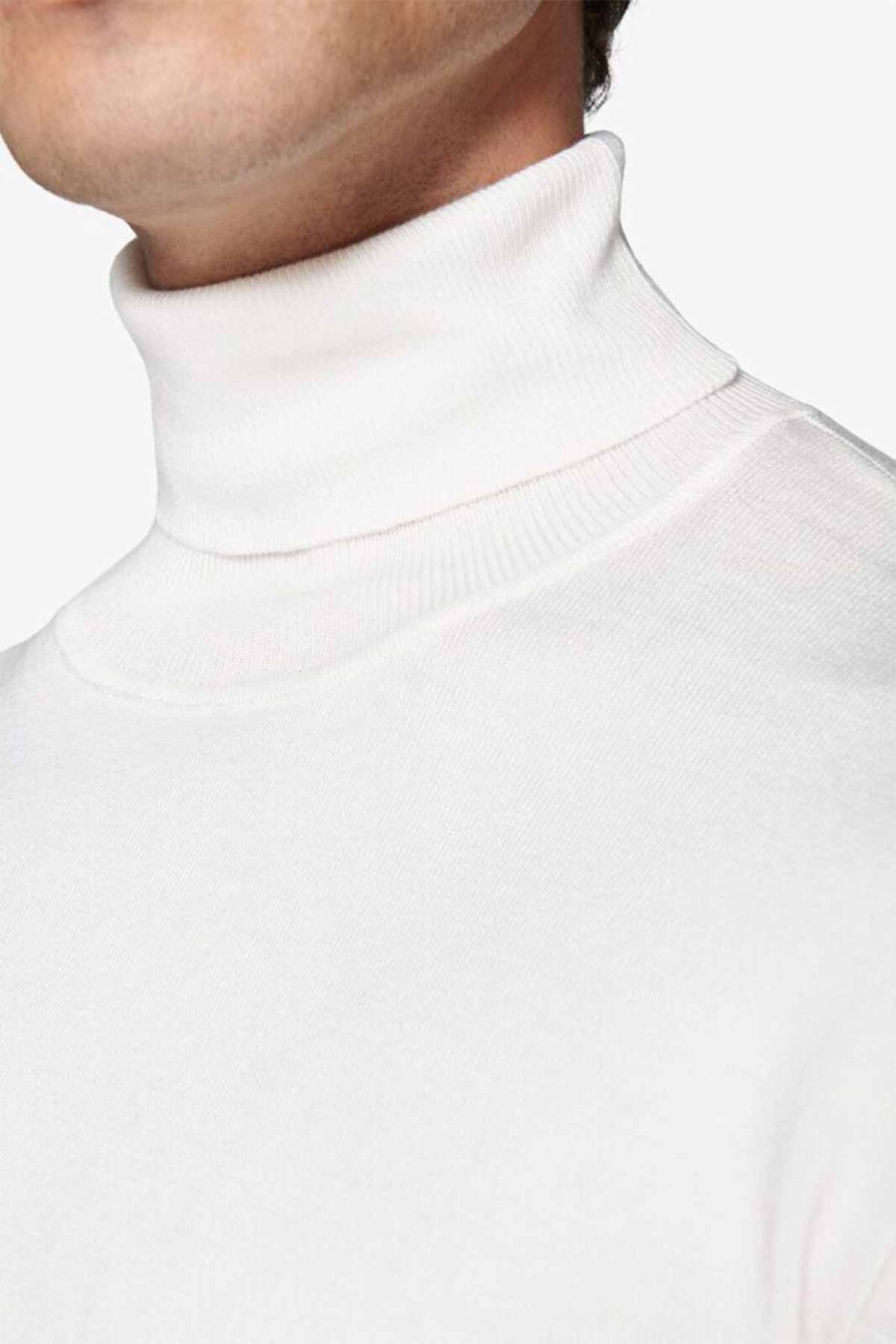 #color_Off White