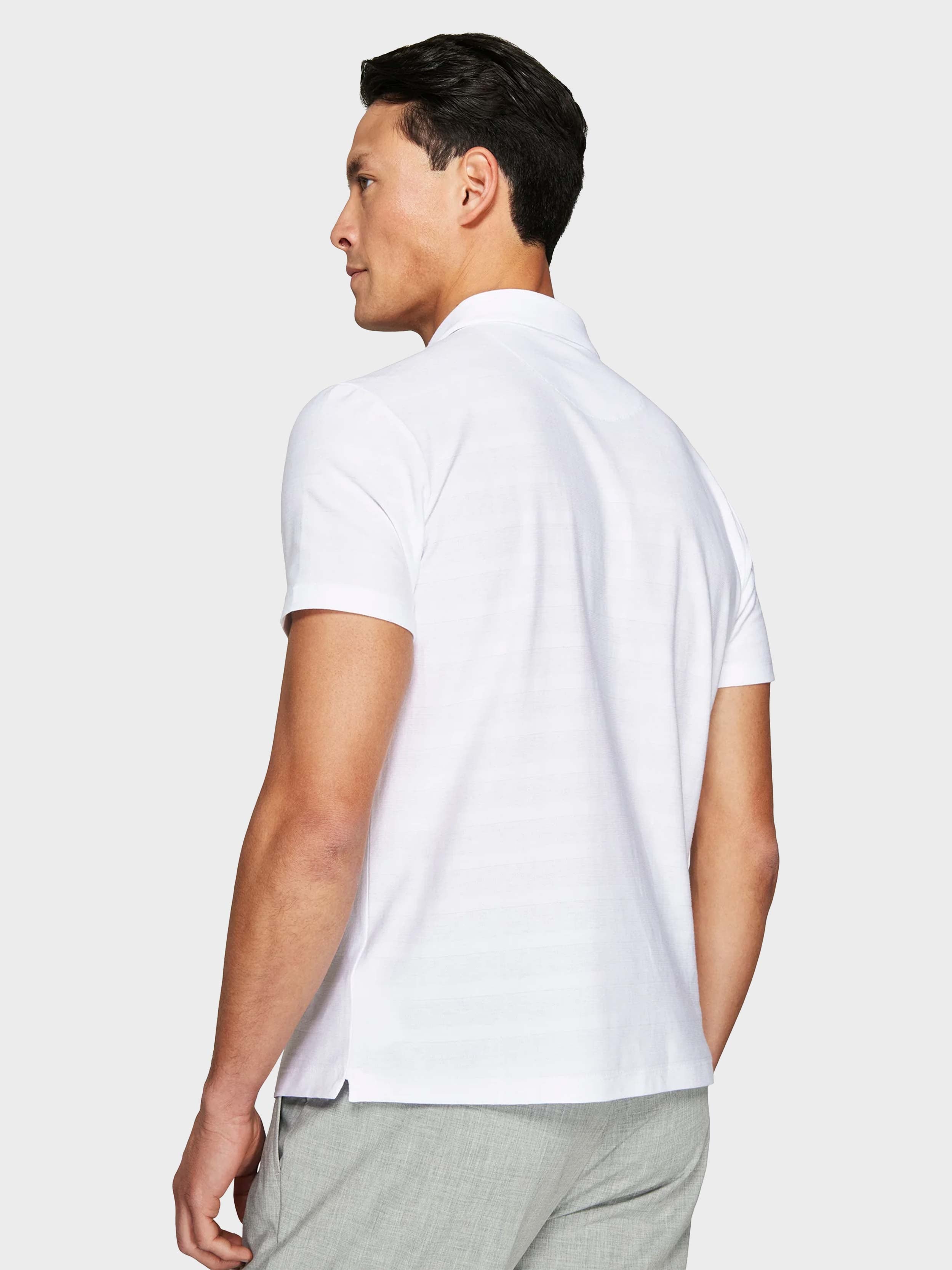 #color_White