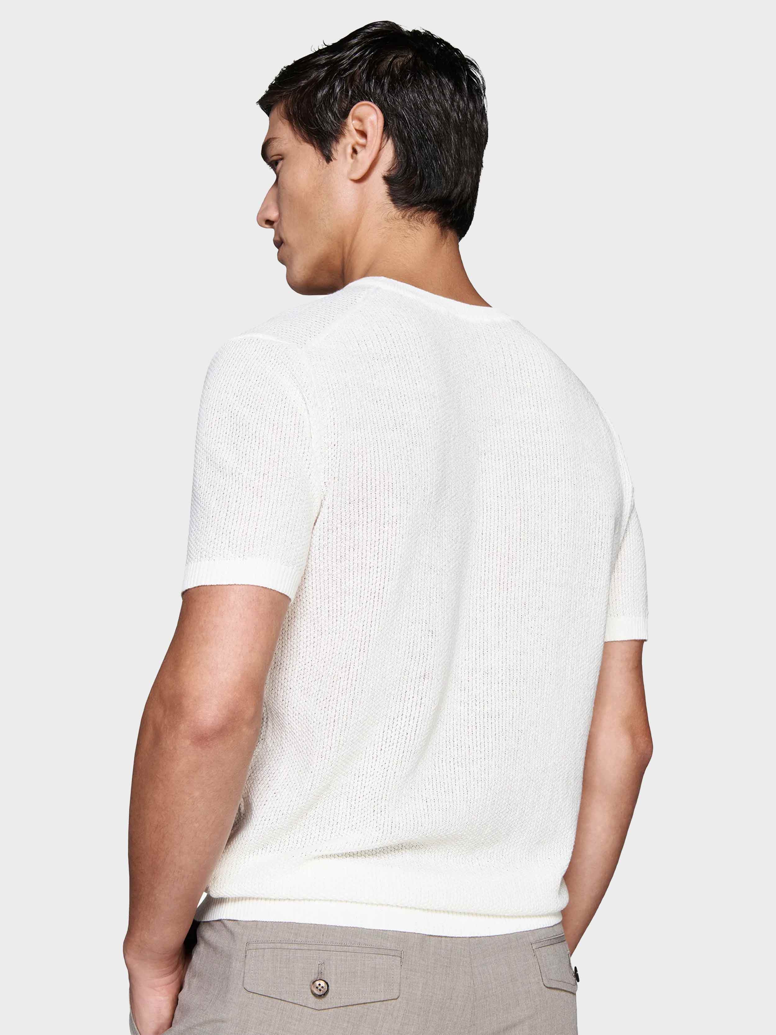 #color_Off White