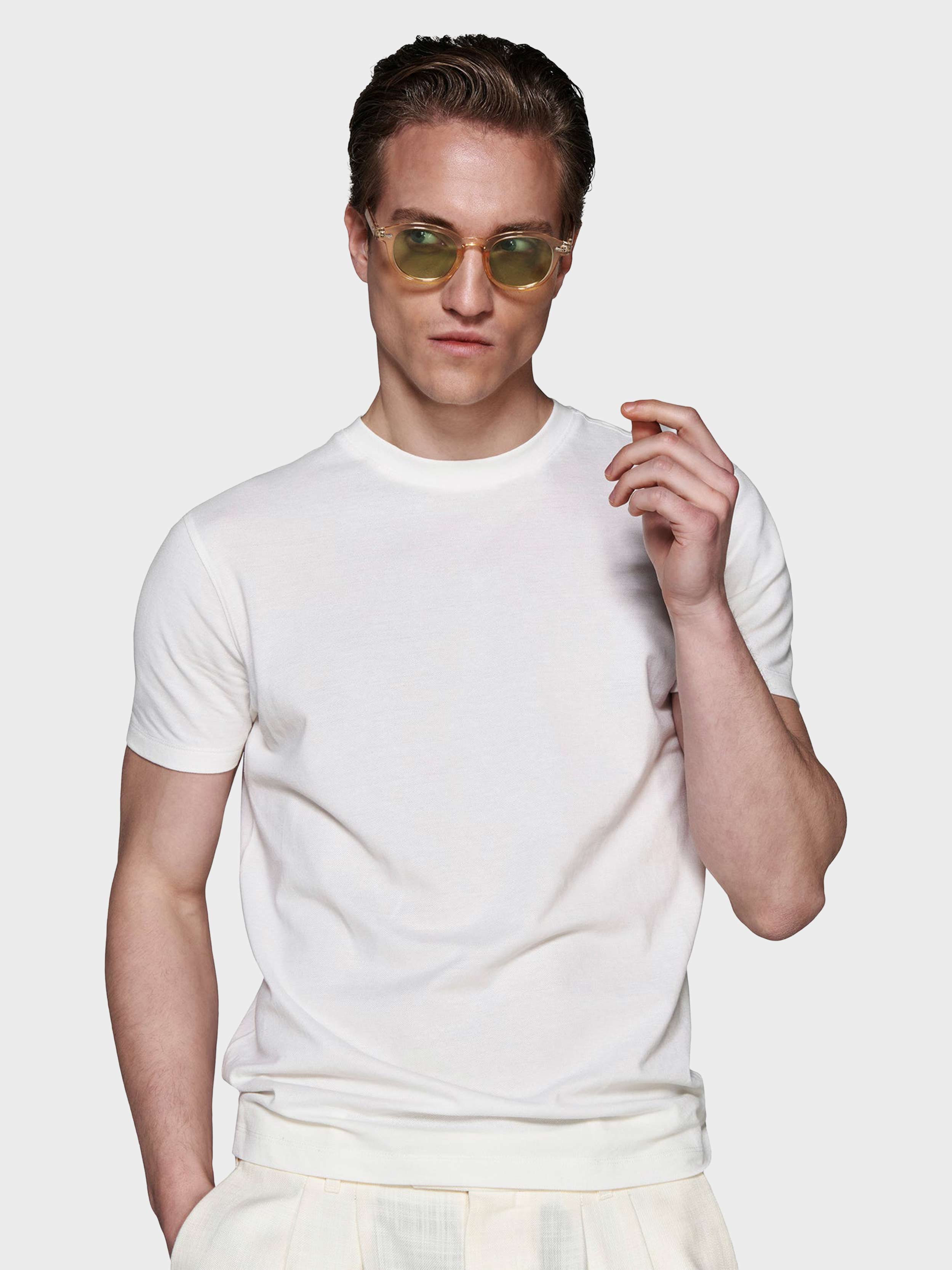 #color_Off White