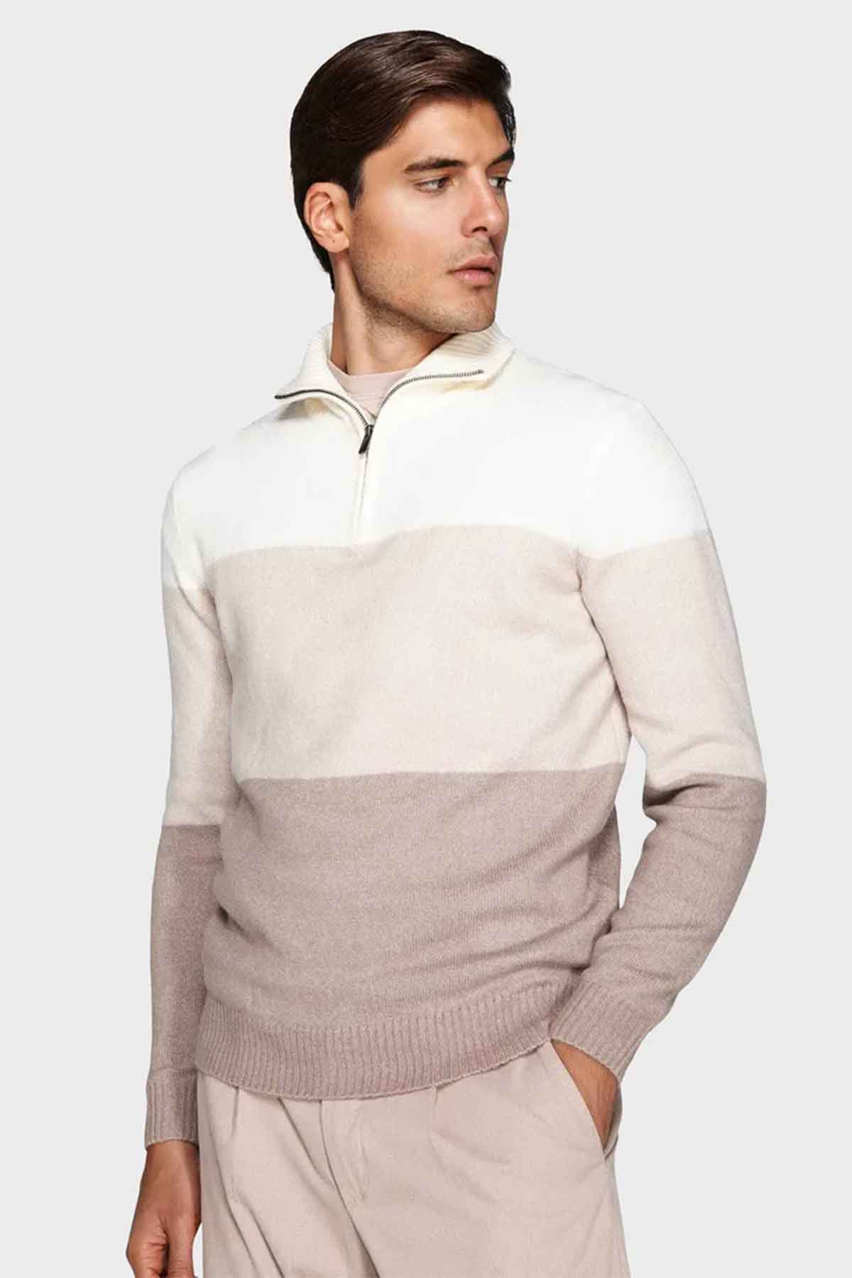 #color_Off White