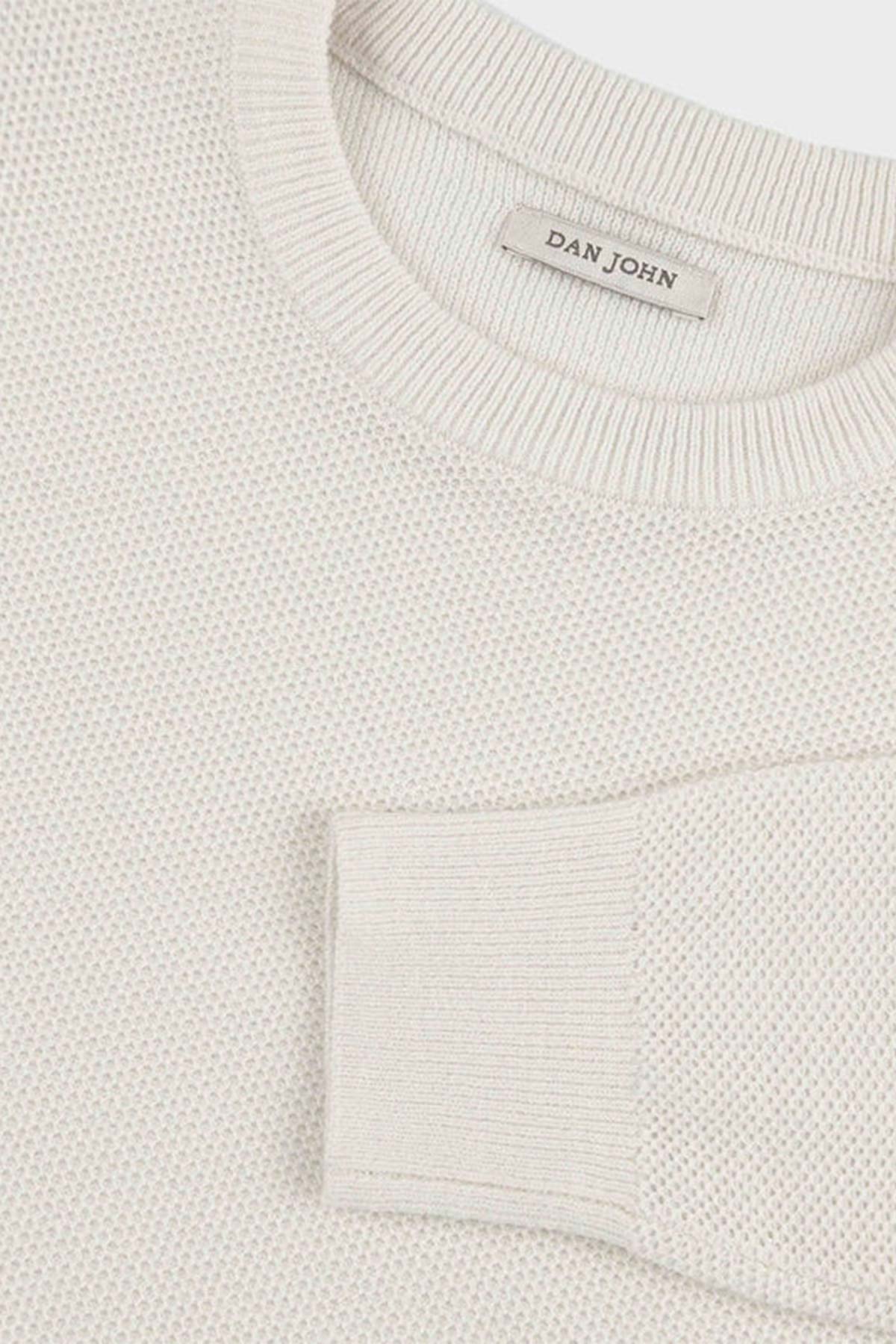 #color_Off White